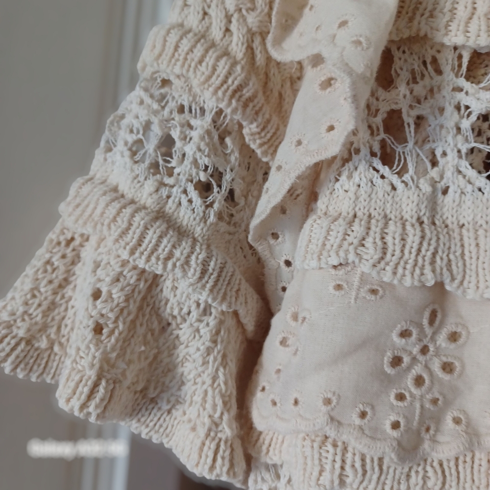 Zara Cream Crochet Ruffle Top - Picture 4 of 11